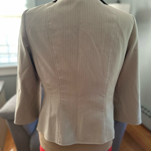 Tailored Tan Suit Jacket with 3/4 Sleeves - Picture 2 of 11